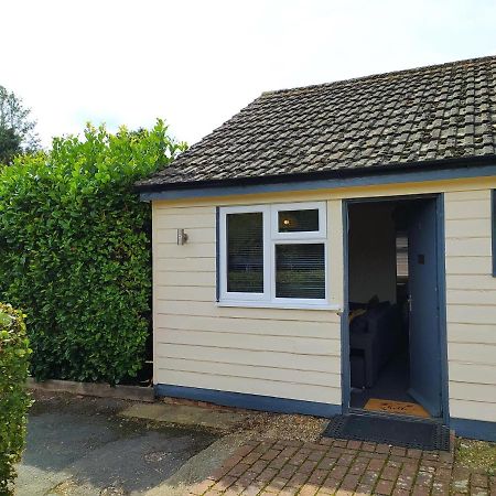 Ferienwohnung Garden Flat At The Infamous Piltdown Man Pub Fletching Exterior foto