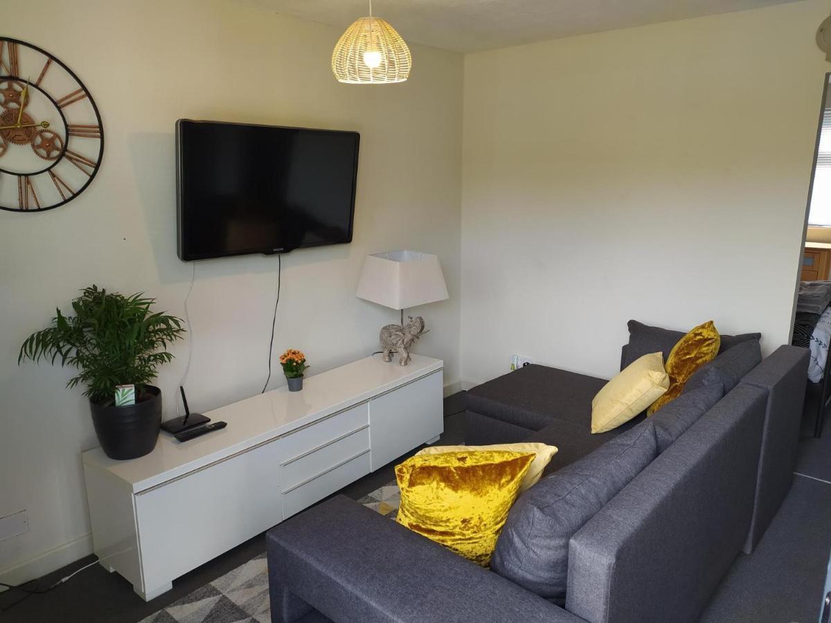 Ferienwohnung Garden Flat At The Infamous Piltdown Man Pub Fletching Exterior foto